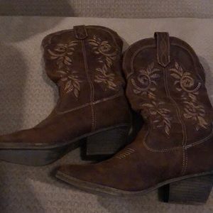 Brown cowgirl boots!